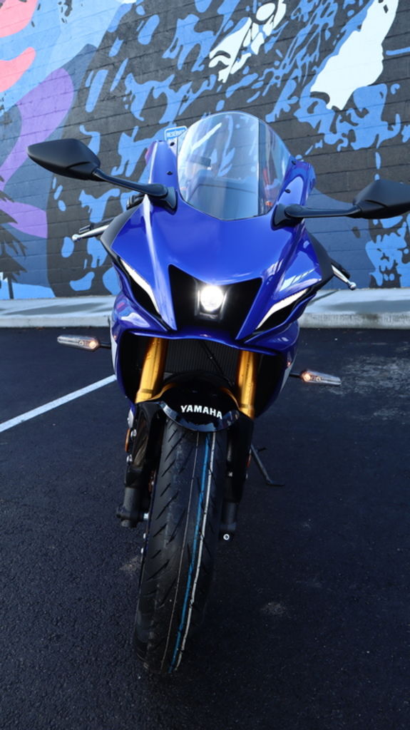 New 2025 Yamaha YZF-R7 – Young Powersports