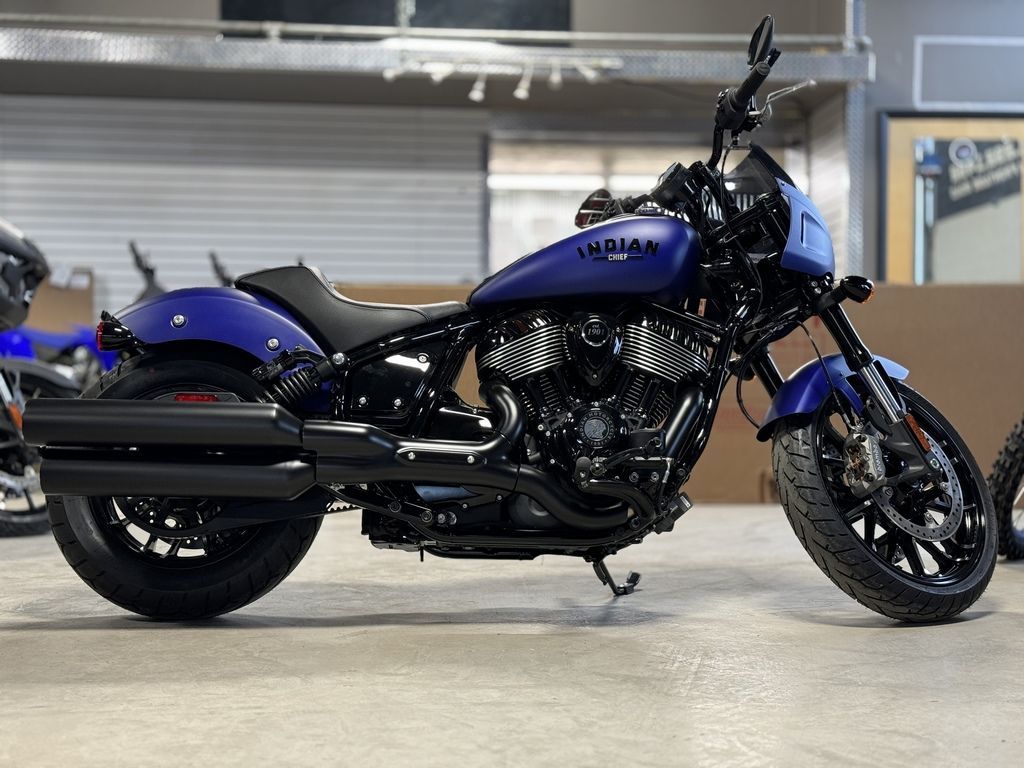 New 2023 Indian Motorcycle® Sport Chief Icon Spirit Blue Smoke