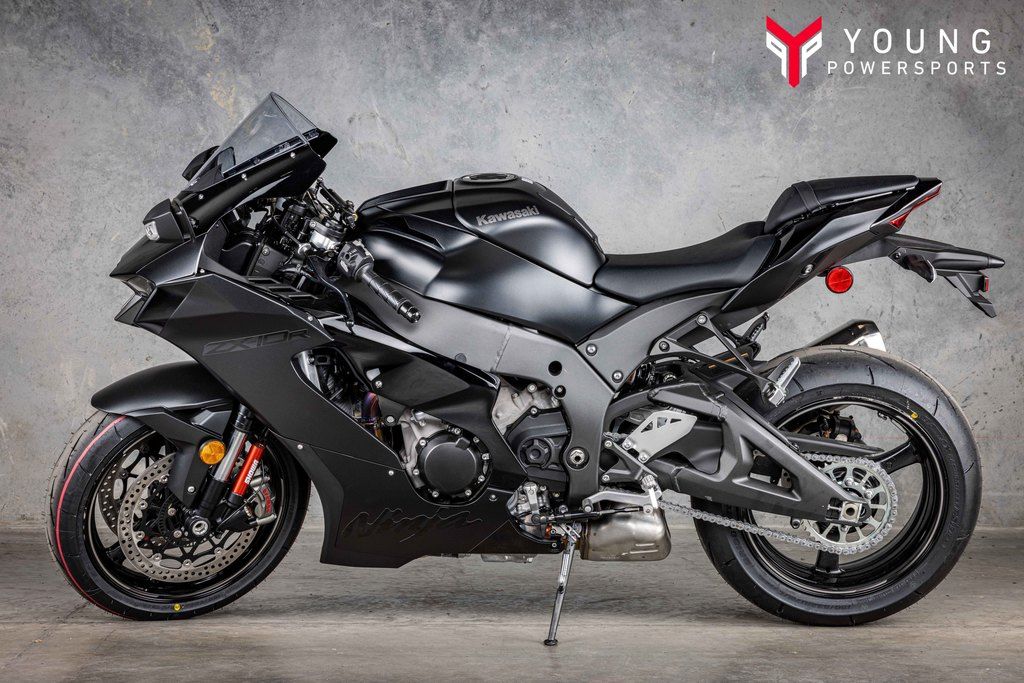 New 2025 Kawasaki Ninja® ZX™-10R – Young Powersports