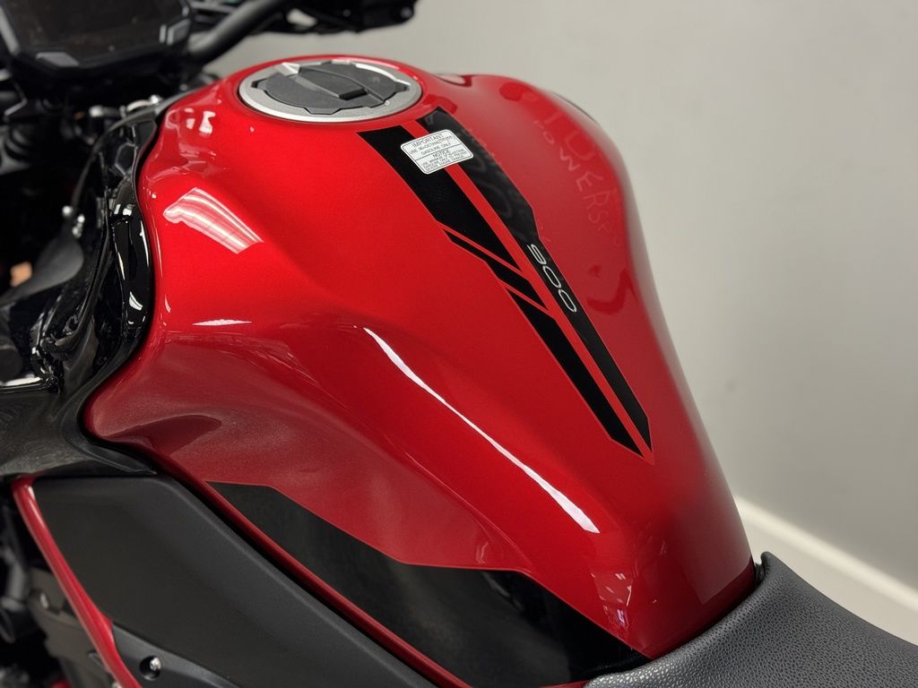New 2024 Kawasaki Z900 ABS Candy Persimmon Red/Ebony – Young Powersports